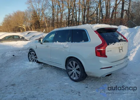 2021 Volvo Xc90 Recharge Plug-In Hybrid T8 Inscription 7 Passenger z USA, uszkodzony, nr VIN YV4BR0CL8M1673149
